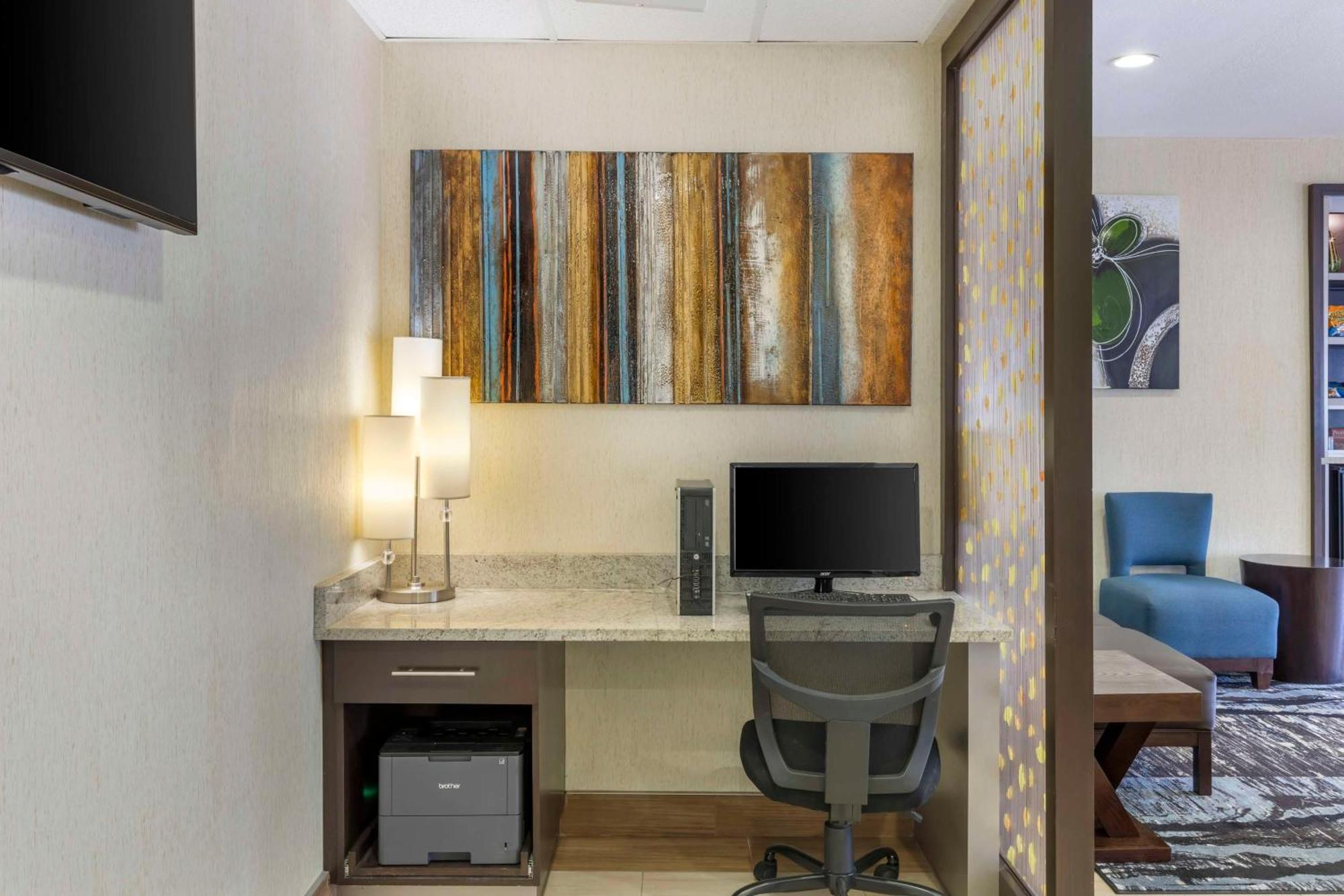Best Western Plus Lake Worth Экстерьер фото