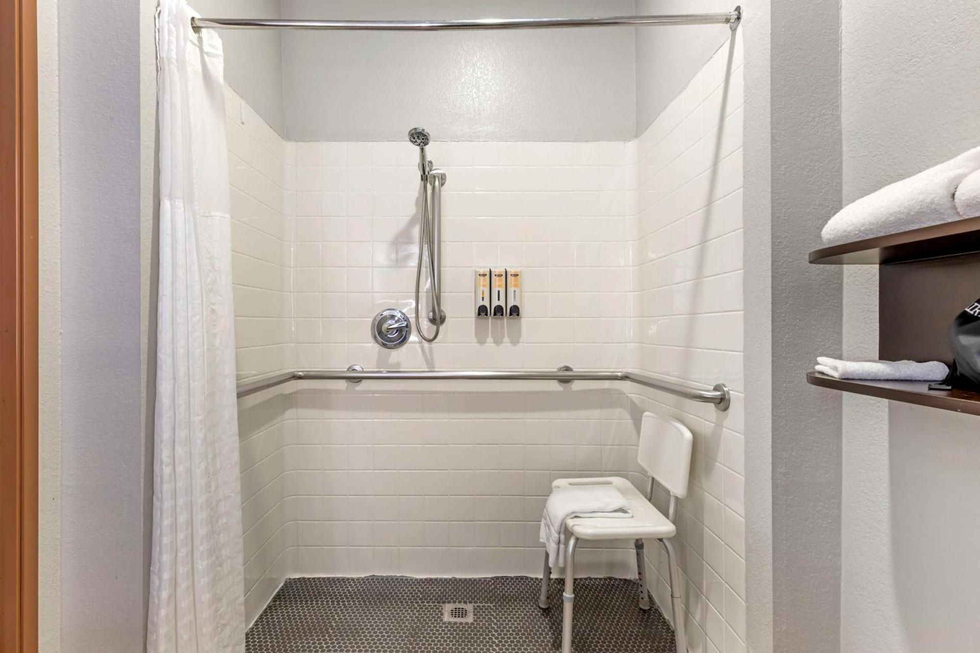 Best Western Plus Lake Worth Экстерьер фото