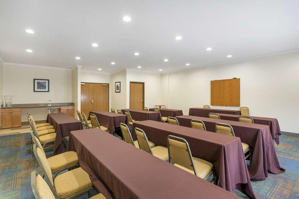 Best Western Plus Lake Worth Удобства фото