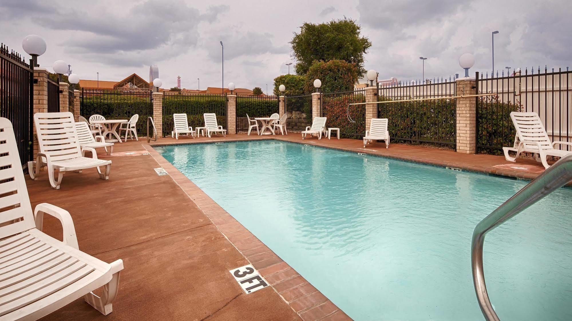 Best Western Plus Lake Worth Экстерьер фото