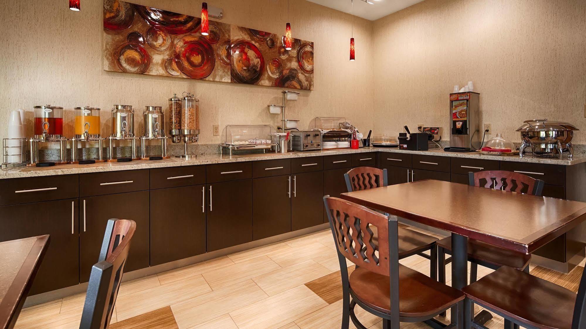 Best Western Plus Lake Worth Экстерьер фото