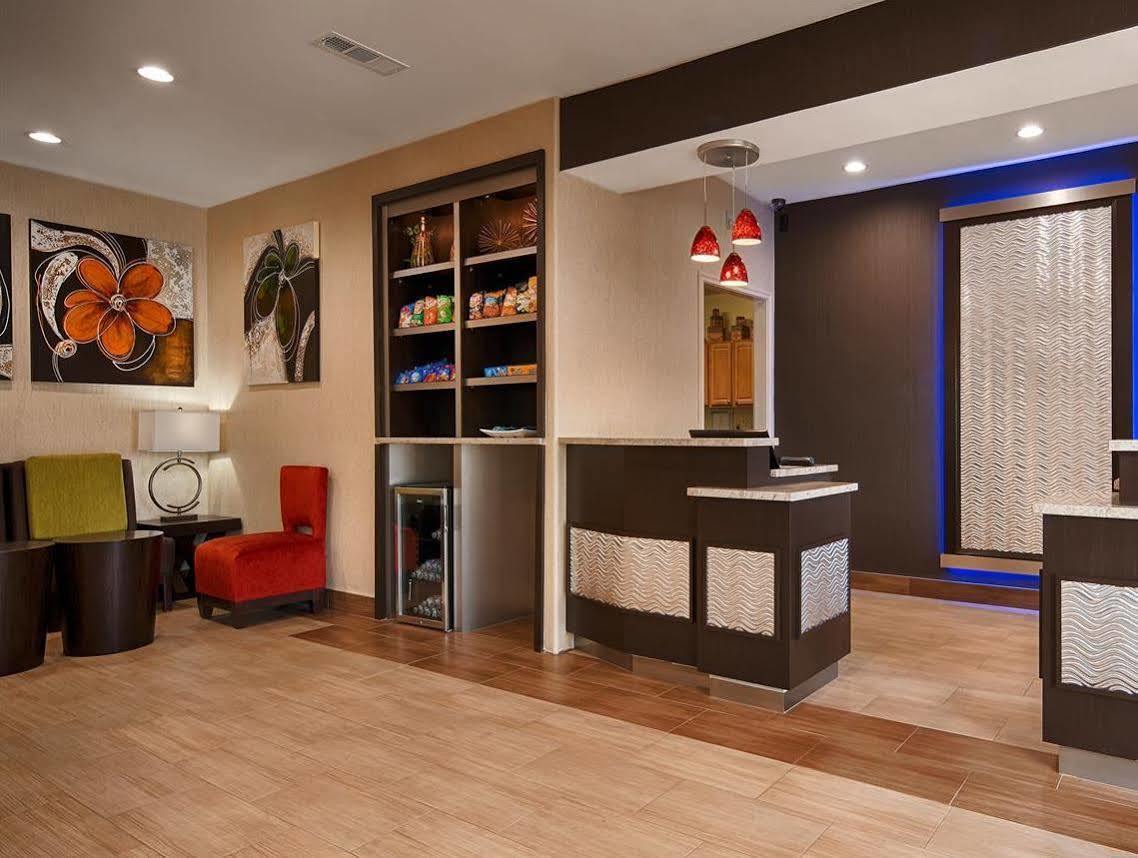 Best Western Plus Lake Worth Экстерьер фото